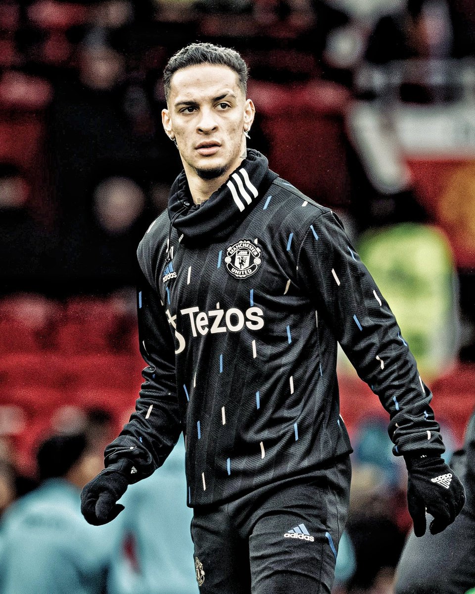 utdplay's tweet image. 🚨 𝗕𝗥𝗘𝗔𝗞𝗜𝗡𝗚: Erik ten Hag mengonfirmasi Antony, Scott McTominay dan Anthony Martial akan absen untuk laga melawan Leeds United. #MUFC

(📰 Konferensi pers via @UtdReport)