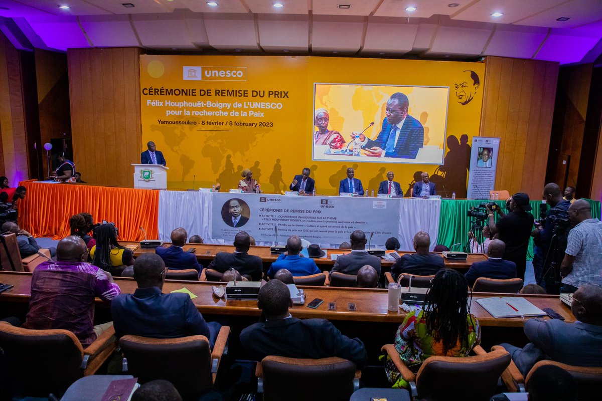 asalfomagic's tweet photo. En prélude à la cérémonie de remise du prix Félix HOUPHOUET-BOIGNY pour la recherche de la Paix à Yamoussoukro, j’ai pris part, ce matin, au panel sur le rôle de la Culture et du Sport dans la promotion de la paix. https://t.co/XMcVc9uMgj