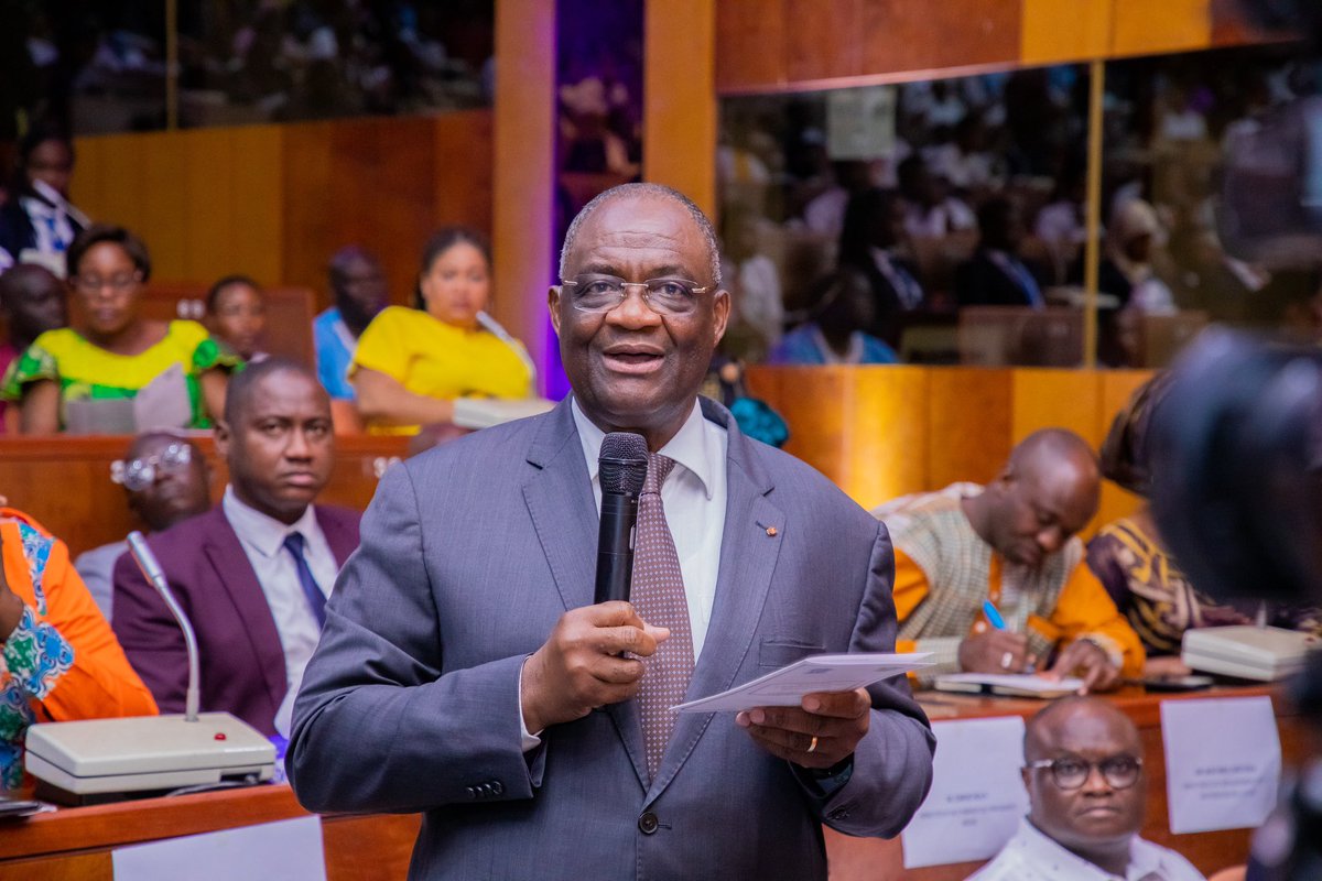 asalfomagic's tweet photo. En prélude à la cérémonie de remise du prix Félix HOUPHOUET-BOIGNY pour la recherche de la Paix à Yamoussoukro, j’ai pris part, ce matin, au panel sur le rôle de la Culture et du Sport dans la promotion de la paix. https://t.co/XMcVc9uMgj