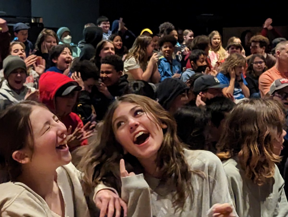 evans_vevans's tweet image. Thank you Song Trece and Kenneth McLaren for bringing Black joy to Boynton Middle School. @LWrightICSD @BoyntonLibrary @BLMAtSchool