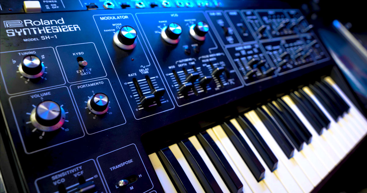 LukePepper's tweet image. This is what FAT sounds, look like! If it's good enough for Vince Clarke and @depechemode  - it's definately good enough for me.
#techno #technomusic #producers #djinglife
#djing #producer #dj #djlife
#oldskool #musicproducer #depechemode #synthesiser
#synthesizer