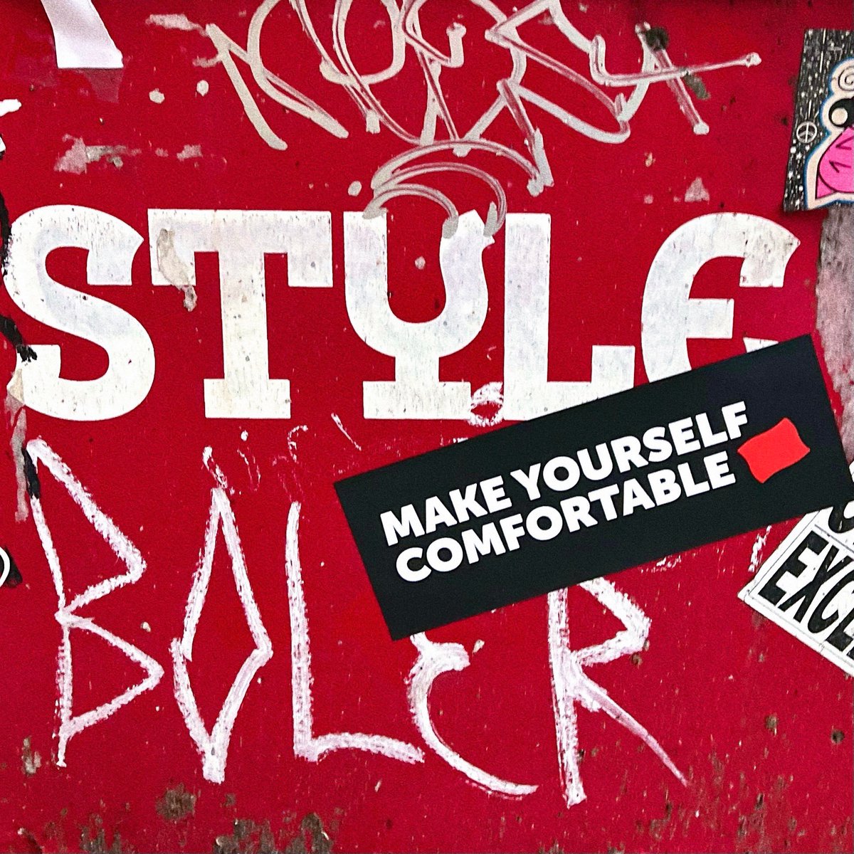 Hanes's tweet photo. Signs that the comfort revolution is coming. Look for clues in your area. Find. Share. #MakeYourselfComfortable https://t.co/baSaxAlWLe