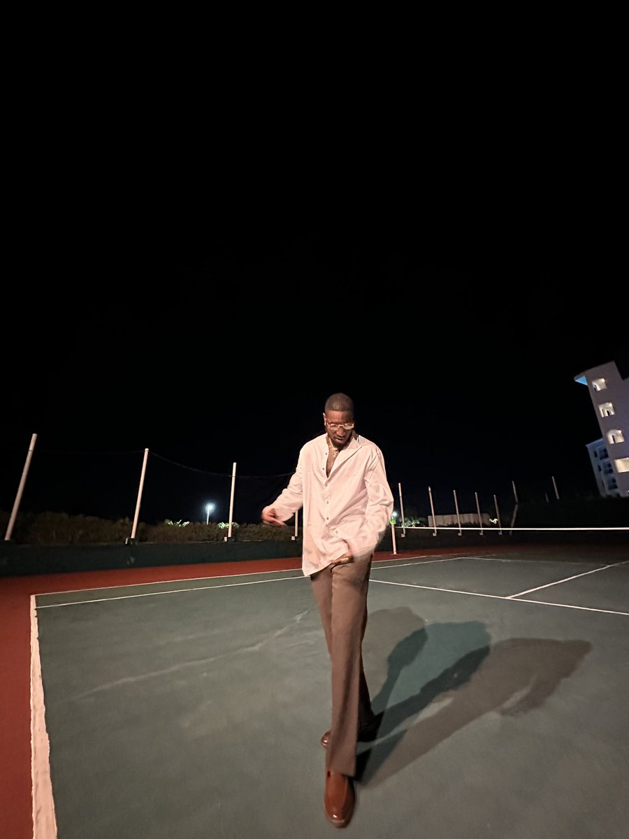 JustBeingRoach's tweet photo. At peace 🤝🏿 https://t.co/OCreEQWK6z