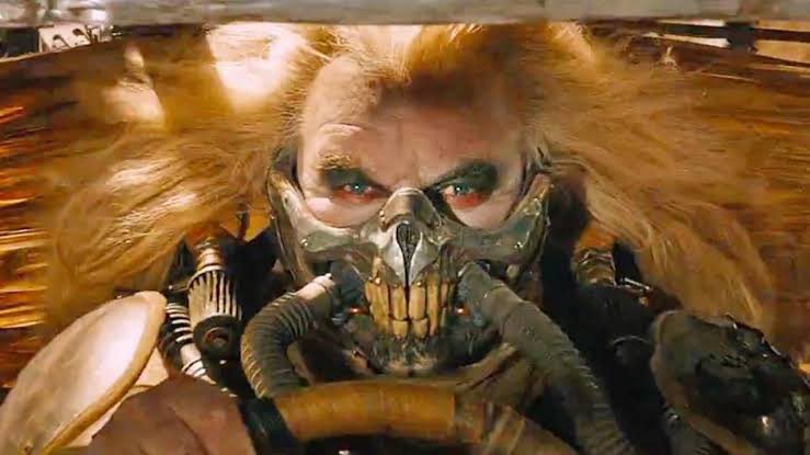 Niveahil's tweet photo. @juliovschneider O Immortan Joe do filme Mad Max fechou a água do povo e falou que era para o bem deles!! Eles precisam aprender a viver sem água porque um dia vai faltar! A vida imita a arte! Isso me faz lembrar o Lula que desligou as bombas da transposição do São Francisco! Faz o L 🤡 https://t.co/hhzUoJVhec