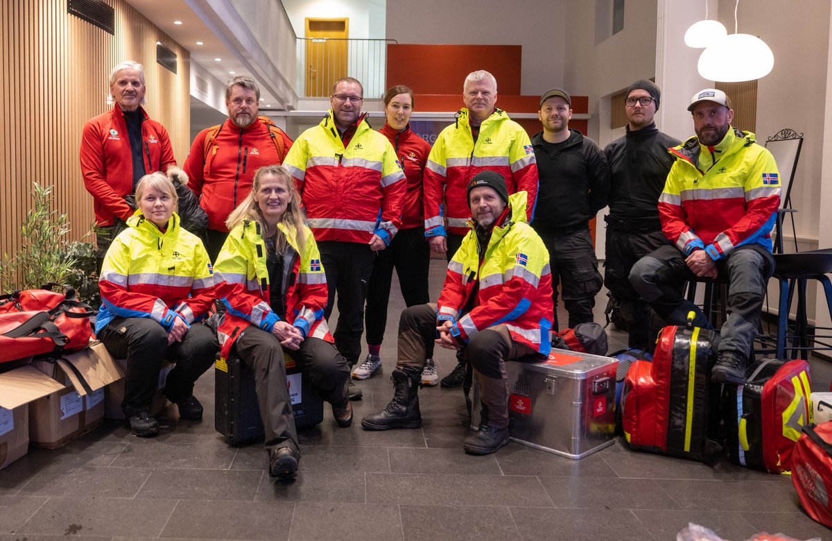 The #ICE-SAR - Icelandic Search and Rescue Association, Landsbjörg, to the earthquake zones in Turkey. The team consist of Operations managers, engineers and support teams. 
Hubby, as Civil Engineer is among the group. Good luck to everyone and a safe trip back.