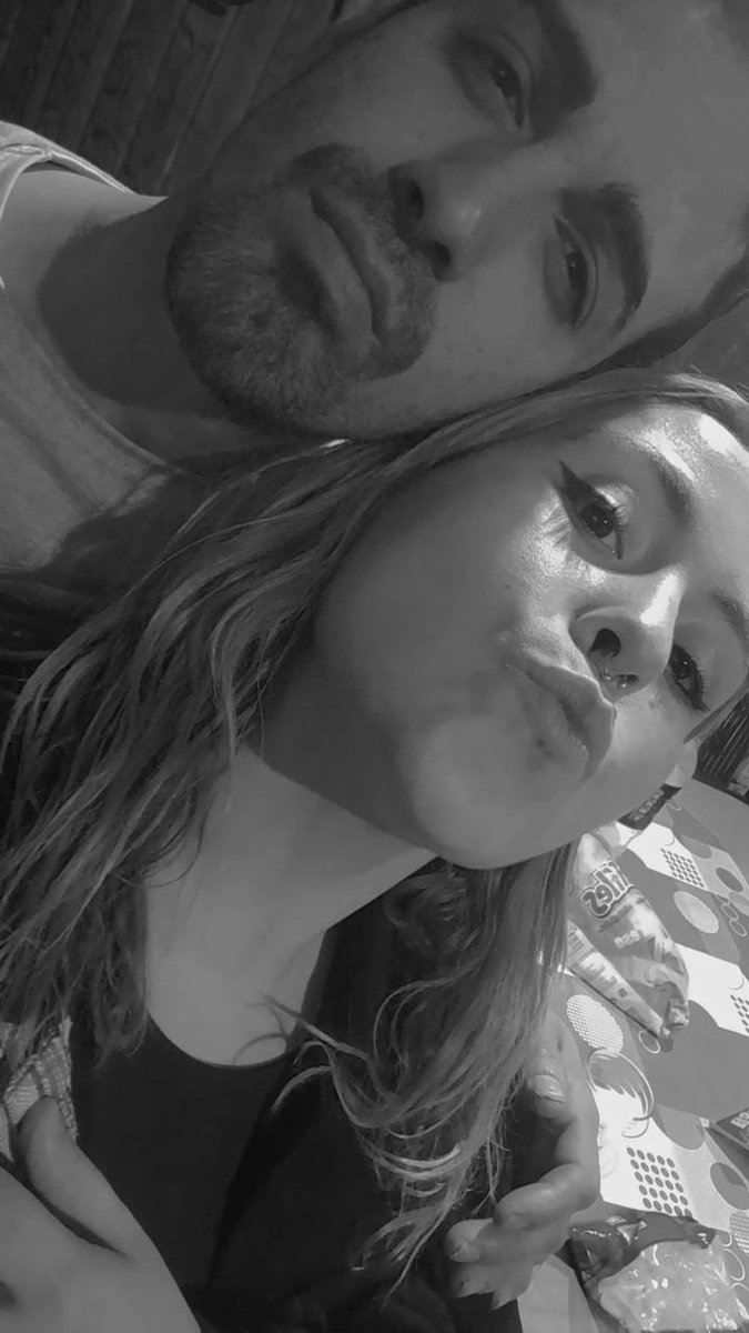 ramirez_asela's tweet photo. Alguien me explica esto?😍😍😍😍
Enamorada de ti hasta decir basta https://t.co/XpDIloNcG3
