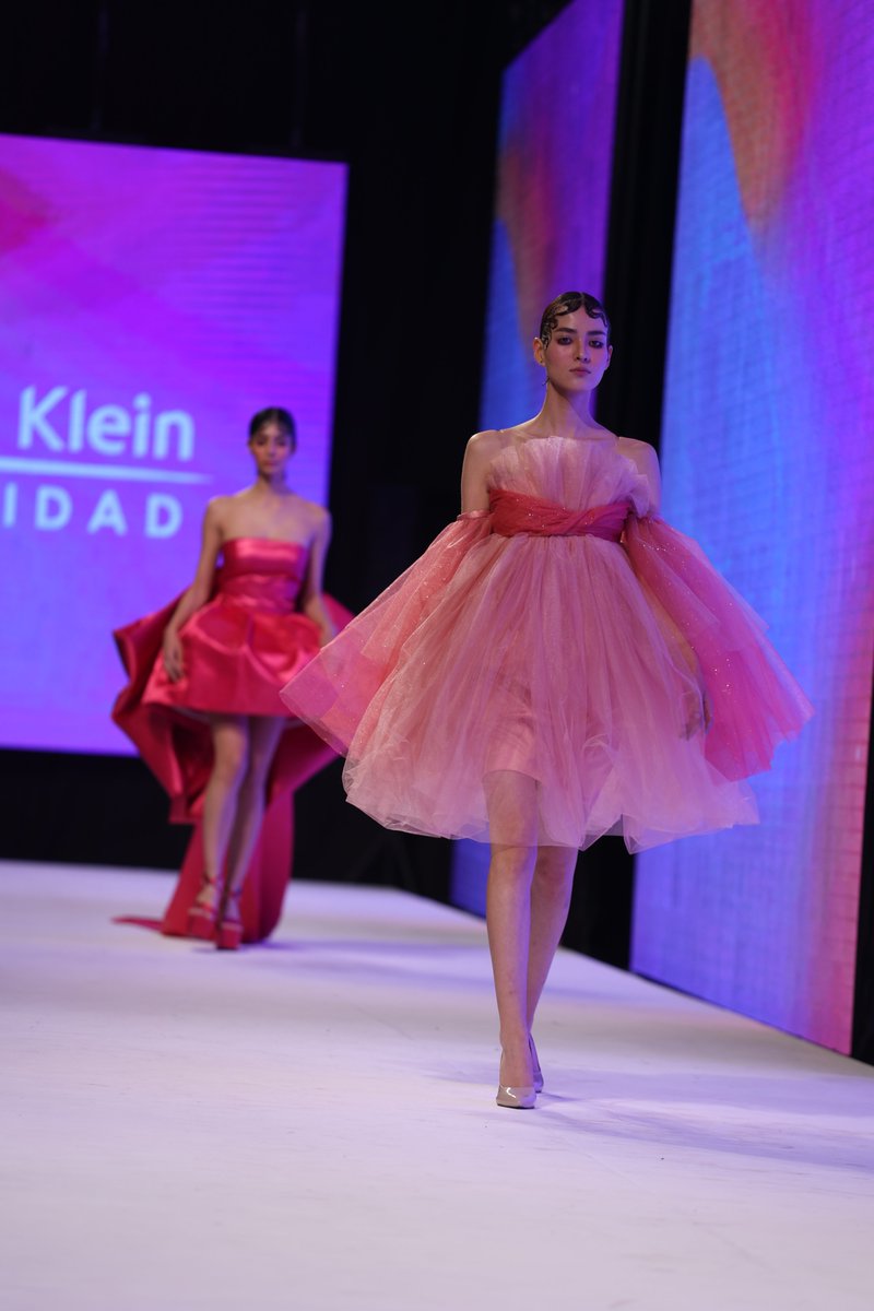 Colección Beautiful Monsters, looks diseñados por Ximena Arteaga
Instagram: @xime_avra .👾
.
.
.
#INTERMODA
#IM78
#WEAREMAKERSUJK
#INTERMODAXUJK
#JANNETTEKLEIN