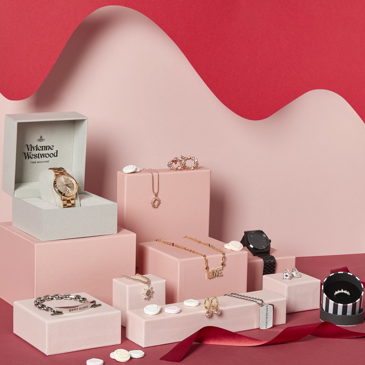 Jewellery Gifts 💕 bit.ly/3x7msgy For a Valentine's gift that will be treasured for years to come, explore our covetable selection of sparkling jewellery. Celebrate love with romantic jewellery styles from Thomas Sabo, Kate Spade, Coach and more.