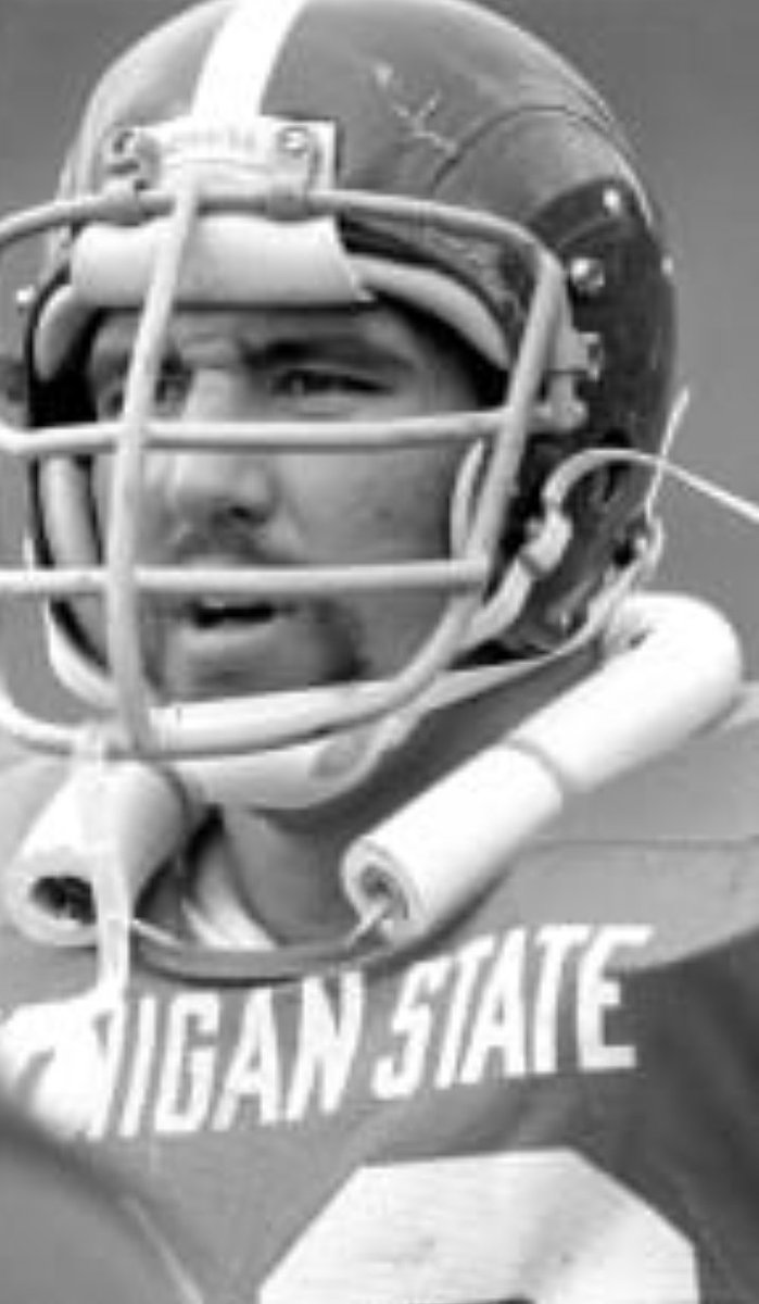 BetsyNylander's tweet photo. @BarstoolMSU What a treat when, in the late 70's, John Shinsky moved in next door to my MSU loving family. I was a little girl and John and his (then) wife spoiled me by letting me visit with them at their house quite often. They took me out to lunch to Mr. Steak when they moved away. https://t.co/M0Rvu4Sxek