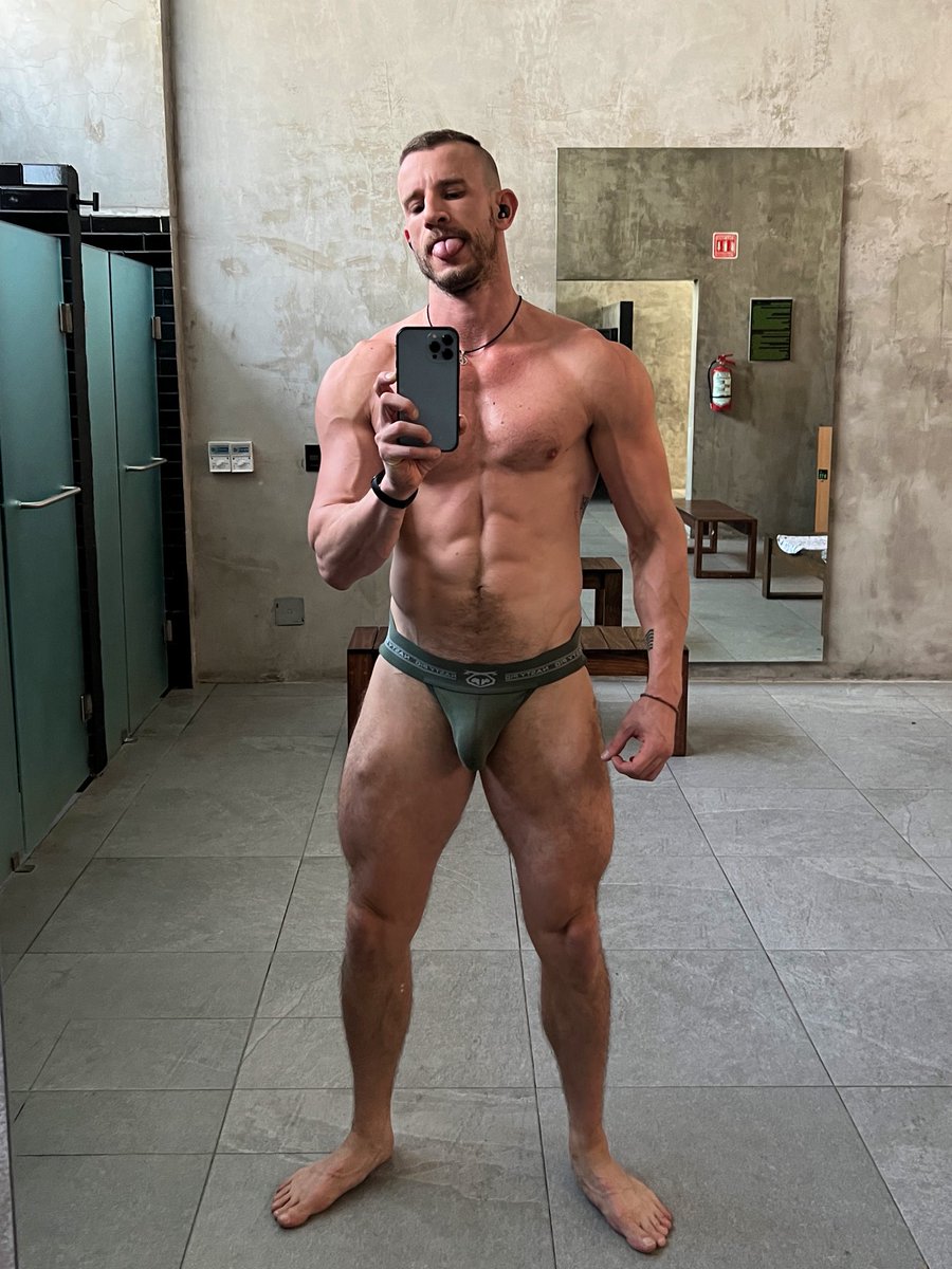 Ridick_7 on Twitter "Yes, I wear jocks to the gym😈💪🏽Nnastypig NN