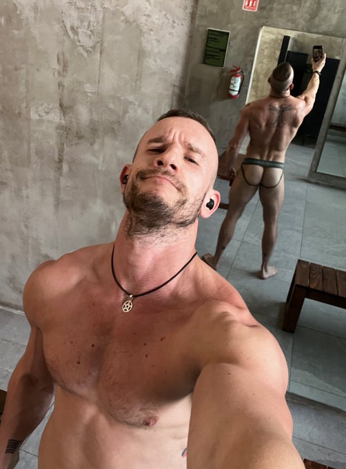 Watch Ridick_7's leaked NSFW photo on TwXstars