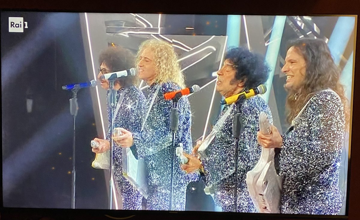 mircodarimini's tweet photo. Già vi canto sotto la doccia e in mezzo  traffico. #Sanremo2023 https://t.co/eSTB7zrBsy