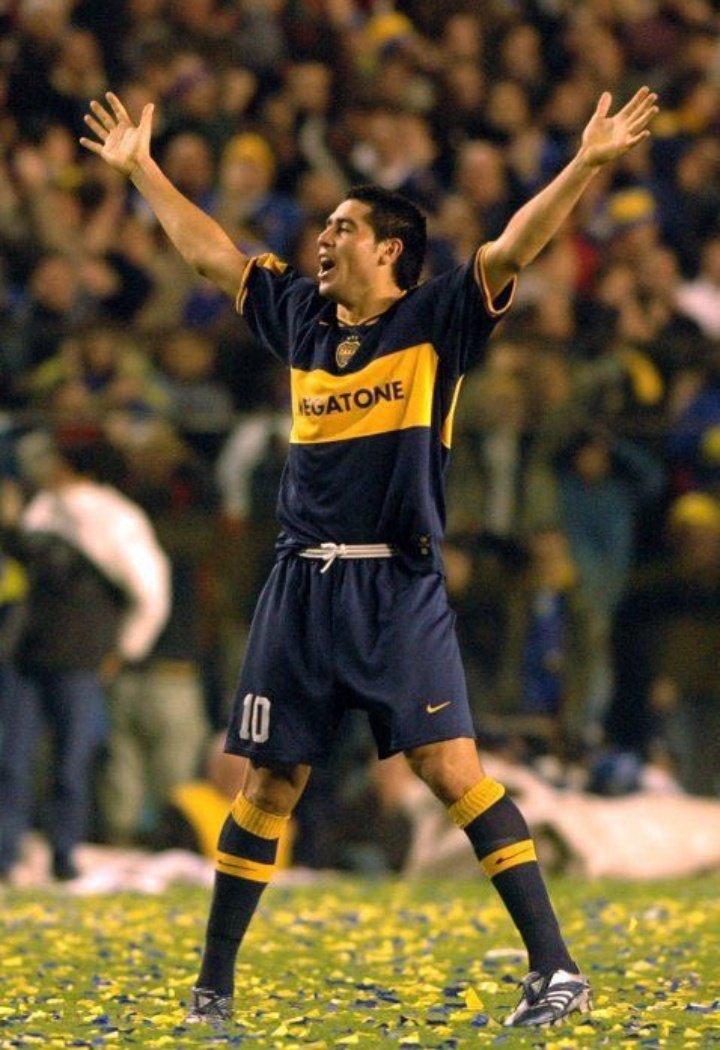 <a href="/_JugadorNro12/">JugadorNro12</a>