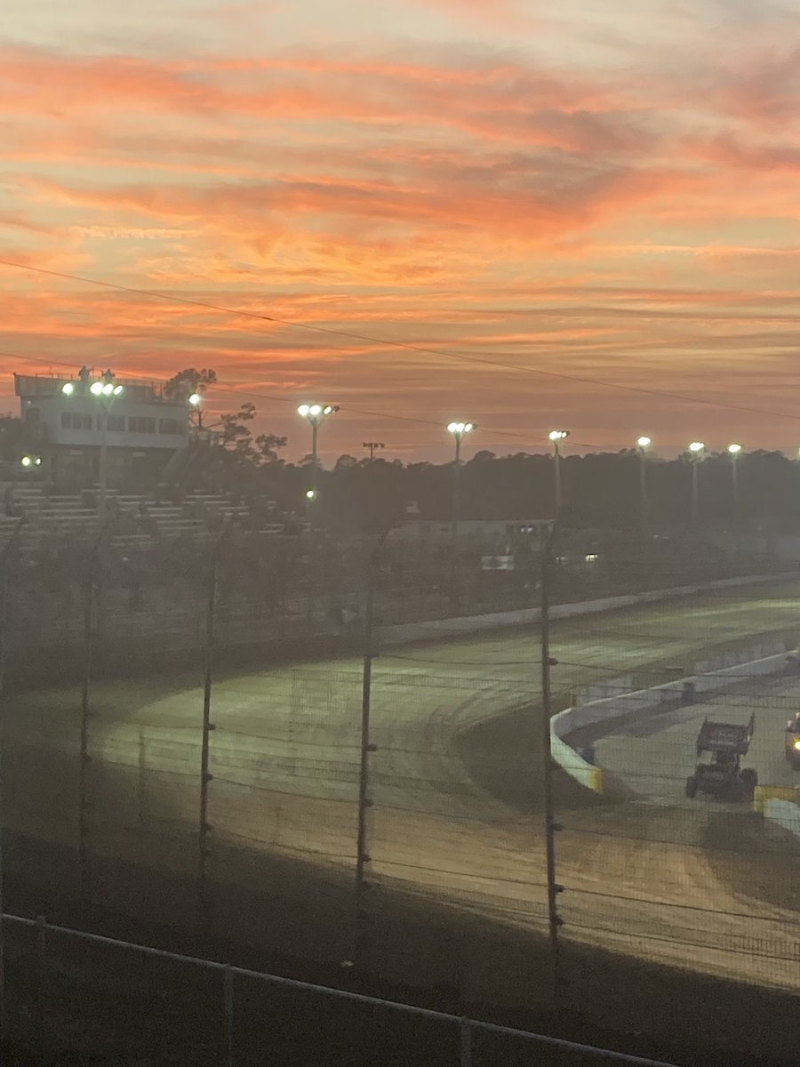 SprintCarsofNE's tweet image. What a beautiful night for some @ASCoC sprint cars here at @VolusiaSpeedway as the sun sets over the voice of the All Stars @BlakeAnderson . 
#FLinFeb 🐊🌴