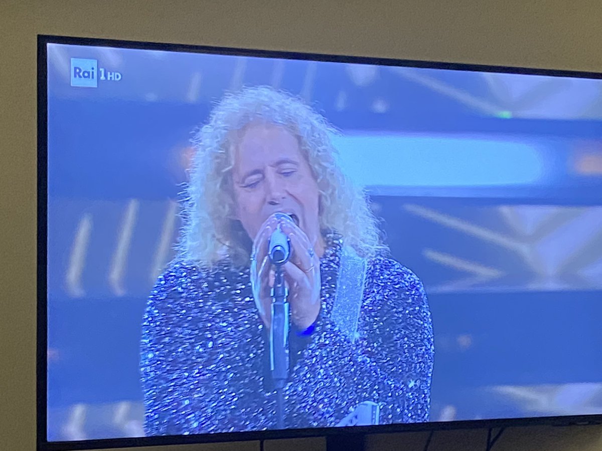 s_deepinthought's tweet photo. Nuova canzone preferita sotto la doccia del 2023 #cuginidicampagna #Sanremo2023 “non lasciaaaaaaarmi qui” https://t.co/EnFm9HqL4N