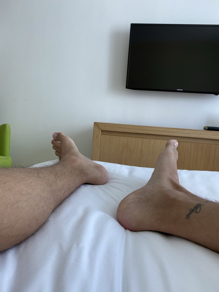 juanmafeet's tweet photo. Descansando un poco 
#PiesDescalzos #feet #feetfethish #feetfetiche #feetpicsforsales #feetpic #feetِ #gayfeet https://t.co/OsbpKs3o22