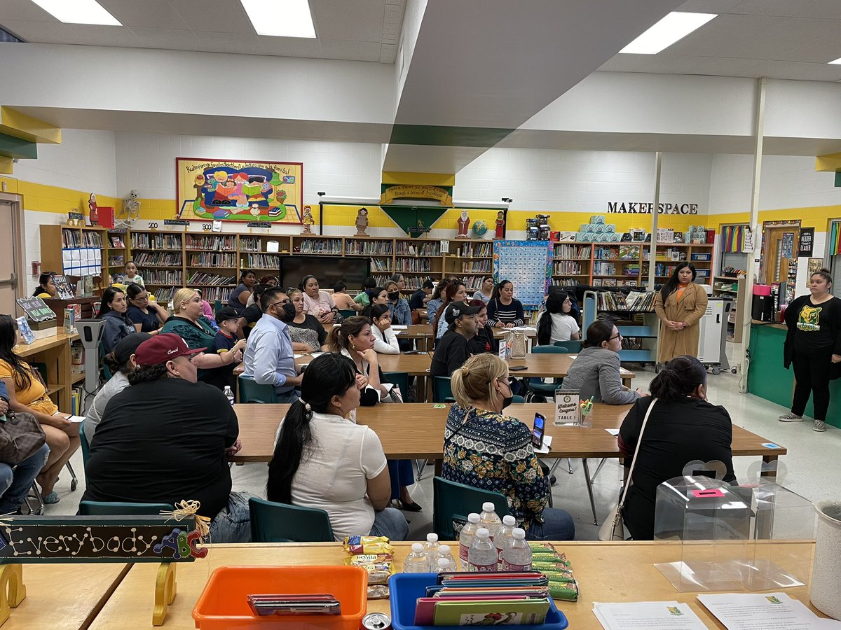 Lane_Vanessa23's tweet photo. Giving our 5th grade parent community STAAR updates, grade level expectations and end of year field trip announcements. #parentandfamilyengagement #samhoustonelementary @houstonmisd https://t.co/t3HmAp2qf9