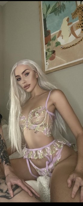 Selling old lingerie sets, these are just a few!! My dms are open, let me know if you&rsquo;re interested.