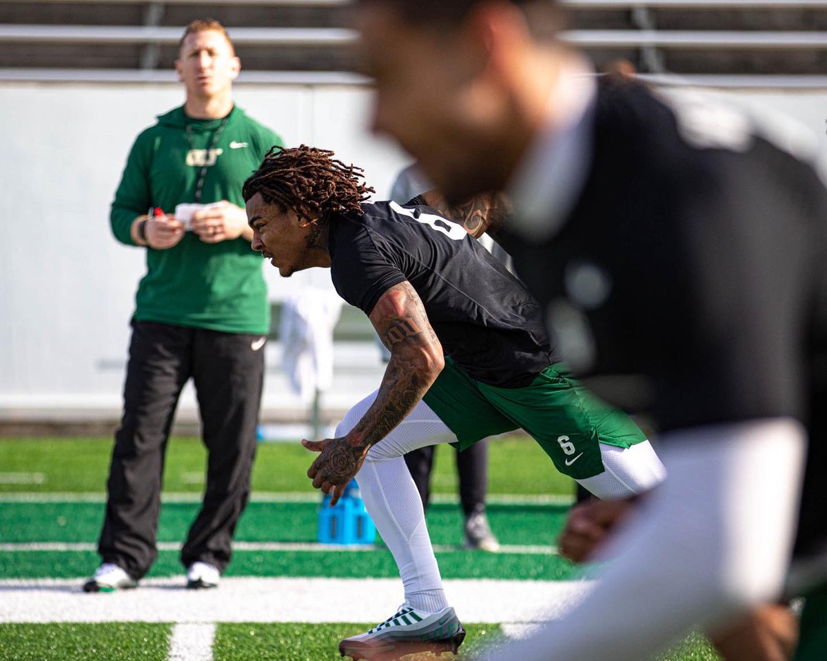 CharlotteFTBL's tweet photo. Compete for every rep just like it’s your last. 

@BiffPoggi @LewisCaralla https://t.co/VecPV49YPG