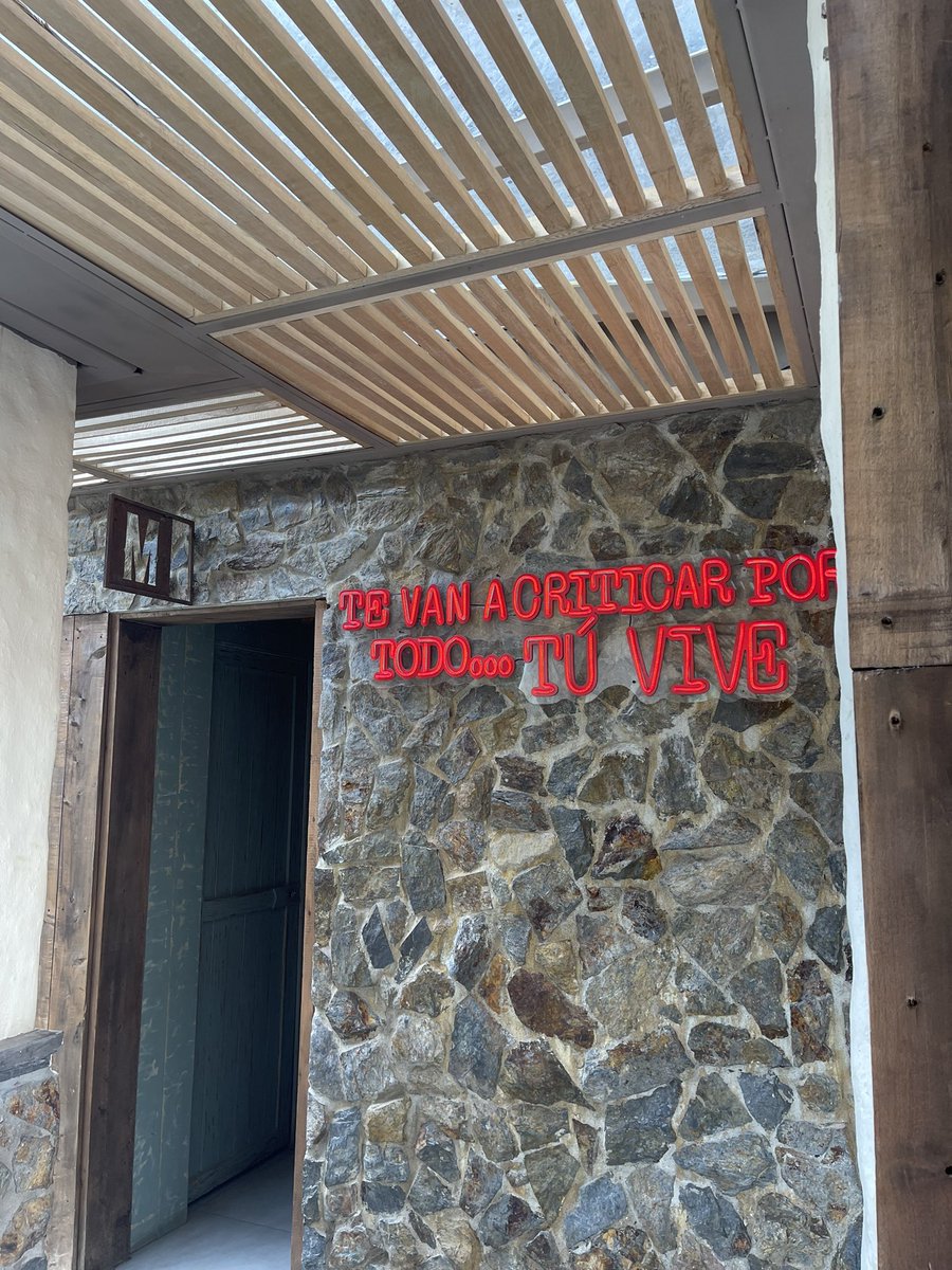 Daniela Henao (@danihena98) on Twitter photo 