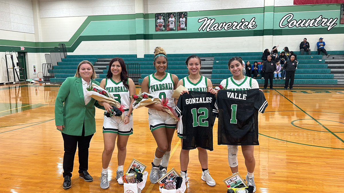 Pearsall Lady Mavericks basketball Team! (@lmhoops) on Twitter photo 