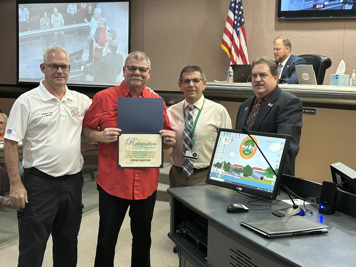 cityportorange's tweet photo. The council also honored retired firefighter, Gregg Bastian who helped alert neighbors and put out a fire after seeing smoke and flames coming their home Christmas morning. https://t.co/8KALhldtvL