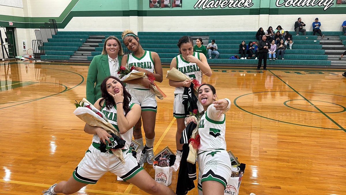 Pearsall Lady Mavericks basketball Team! (@lmhoops) on Twitter photo 