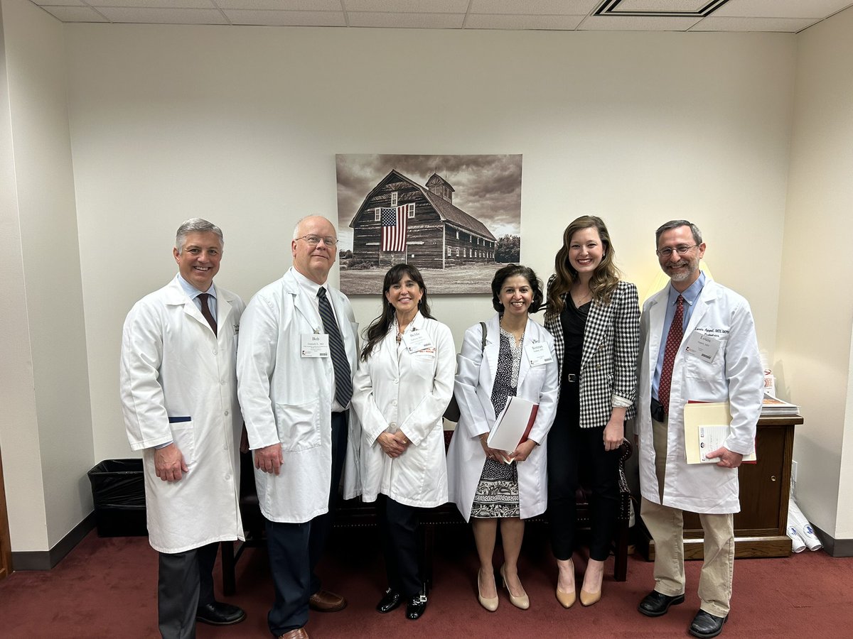 Thank you @CarolineForTx for discussing topics pertinent to protecting our patient-physician relationships. Looking forward to future get togethers to collaborate. 
@texmed @traviscms #FirstTuesdays #txlege