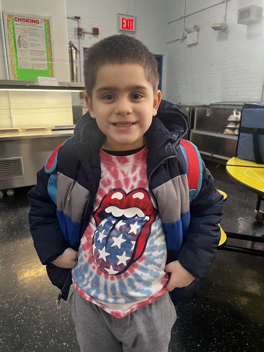 TheraErickson's tweet photo. 🎉We showed SCHOOL SPIRIT today with PS75 Families as we traveled to Washington D.C. 🇺🇸! #usa #schoolspirit #community #sel #equity #connectinglearning #studentexperiences @NYCSchools @jen_joynt @AnyaMunce @D8Connect @DOEChancellor https://t.co/ZH5SrtVotW