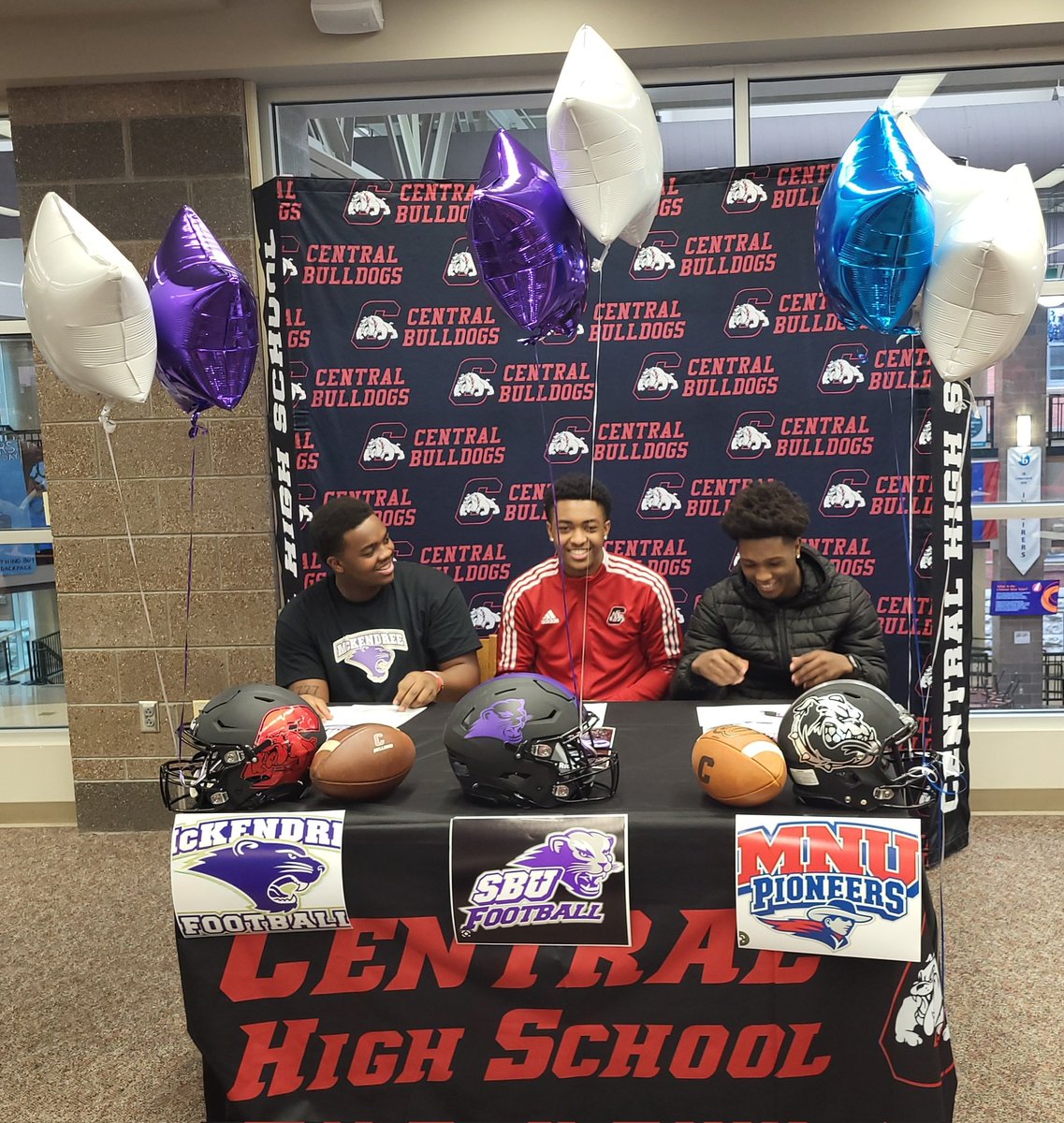 We are all extremely proud of these young men. Glad we got to celebrate your accomplishments!
Keep fighting the good fight. <a href="/TBTevon/">Tevon “TB” Bush</a> <a href="/TMcshane84/">Tae’Sean McShane</a> <a href="/Drewells29/">Drelando Wells</a> <a href="/Central_AD/">Central (SPFD) High School Athletics</a> <a href="/PitCentralHS/">*The Pit* @ THE Central High School</a> <a href="/Mckendree_FB/">McKendree Football</a> @SBU_Football <a href="/MNUFootball_/">MNUFootball</a>