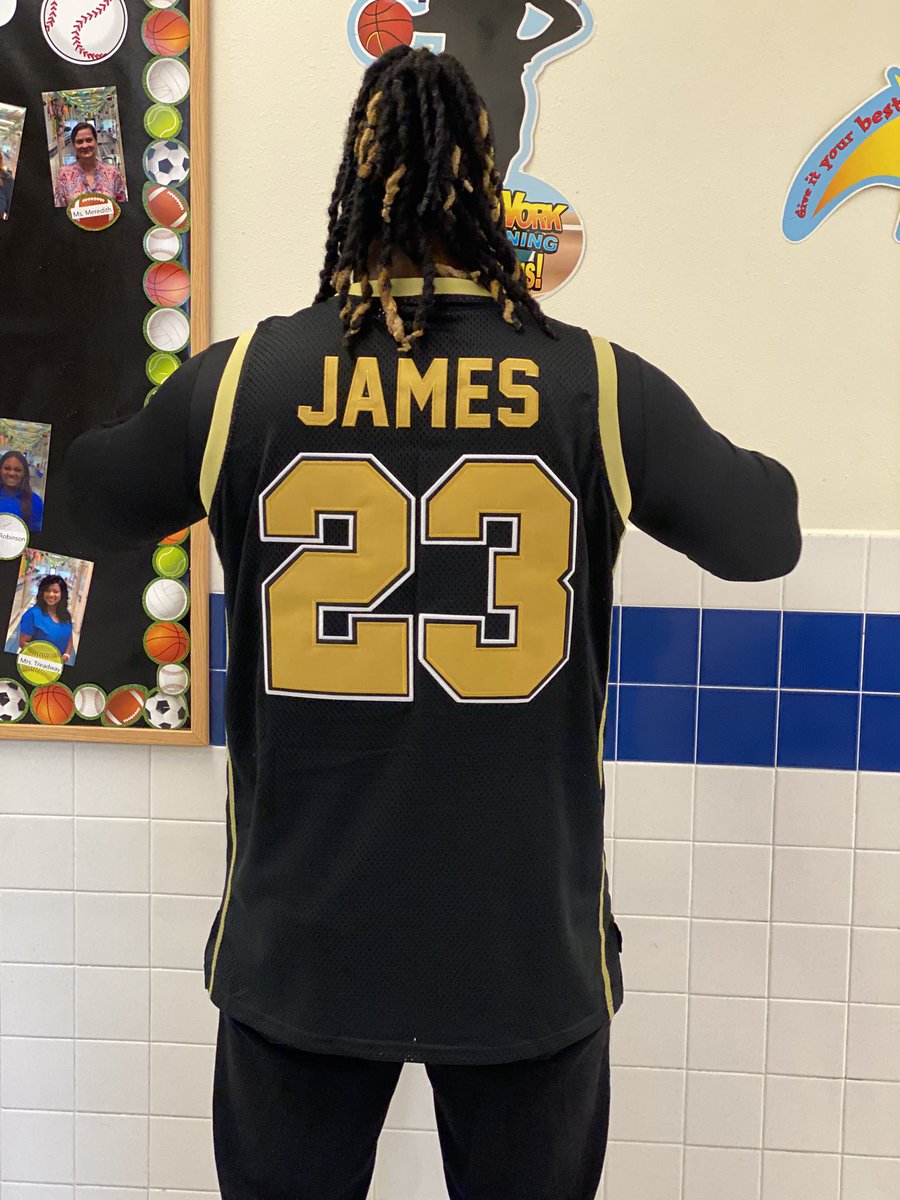 pastorbkb's tweet photo. I fell in love with basketball at an early early age and I love the game still… and I don’t know if people truly understand and appreciate the fact that we are watching history be made. If you are a sports fan, any sports fan, you have to appreciate what Lebron is about to do. https://t.co/svJAy4paqI