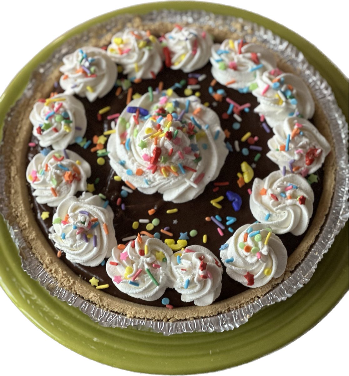mommamia1217's tweet photo. Who doesn't love a pudding pie?
#Goodies #GetInMyBelly #Chocolate #PuddingPie #FoodPorn #Foodie https://t.co/Tt8NW4rsyu