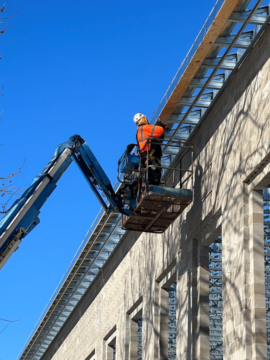 MidAmCarpenters's tweet image. The #Local237 crew did some heavenly heavy gauge framing work for the St. Jude Church addition in Peoria, IL. Houses of the Holy! 😎🎸

#UnionProud #MidAmCarpenters