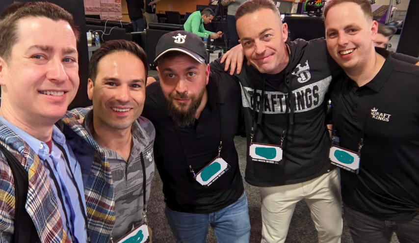 TrainIsland's tweet photo. HEARD WE WERE GETTIN THE SIM FAM BACK TOGETHER https://t.co/I7JwFXlzQG