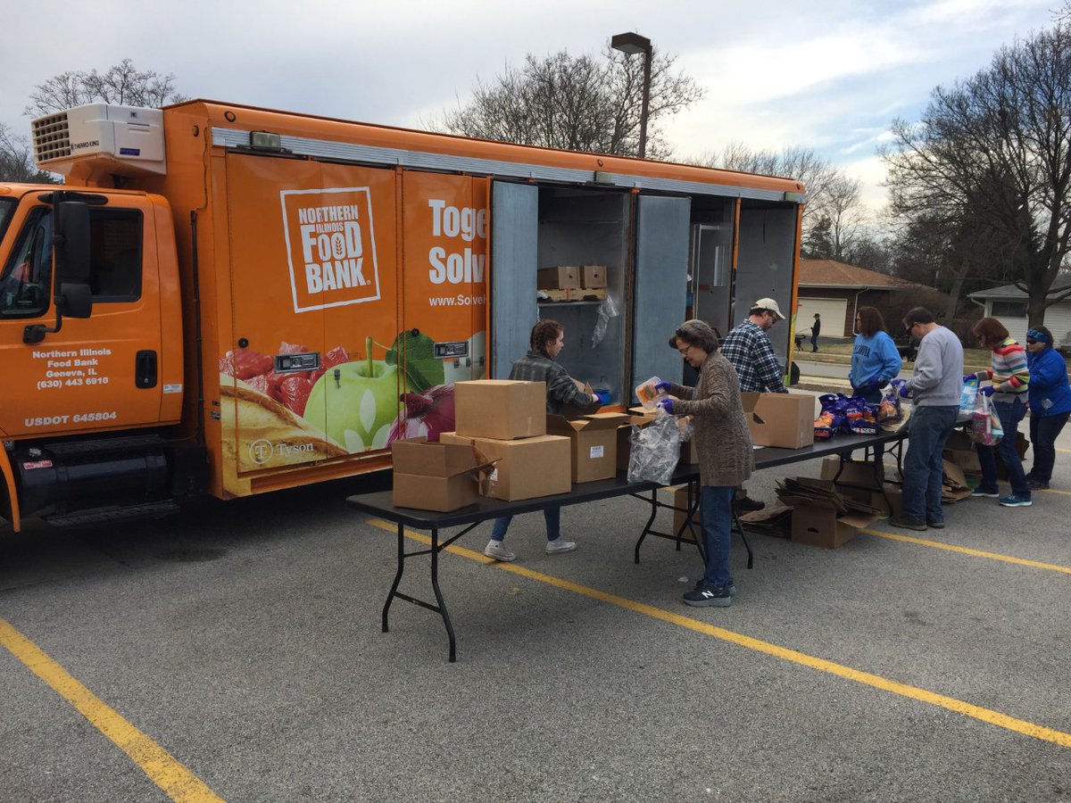 Mobile food market this Thursday, February 9 from 4:30 - 6:00 p.m. at Johnson Elementary School in Warrenville. Families will receive a week’s worth of groceries at no cost in pre-packaged boxes. This food distribution is drive-thru format only. #YourCommunitySchools