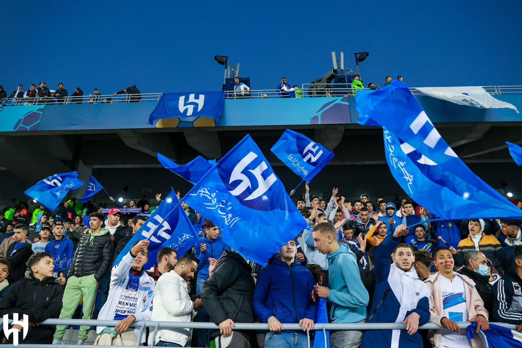 شكرًا لجماهير #الهلال التي حضرت وساندت #كبير_آسيا.. ولجماهيرنا الأشقاء في #المغرب.. وندعوهم لمواصلة المساندة والمؤازرة👏🏼💙
موعدنا السبت في نهائي #كأس_العالم 💙
6️⃣