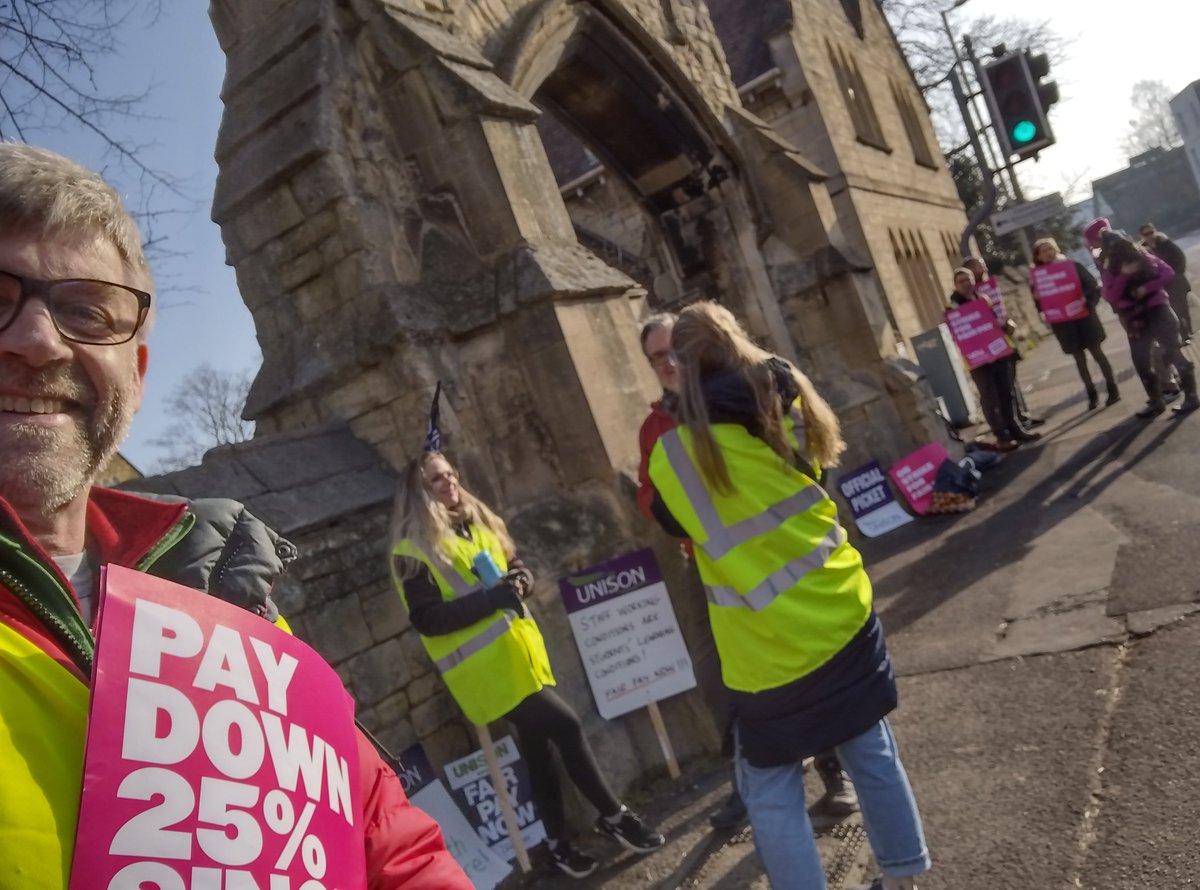 Kenneth Lynch (@lynchkenny) on Twitter photo On the picket.<a href="/ucu/">UCU</a> #ucuRISING <a href="/ucuglos/">@ucuglos</a> <a href="/GlosUniUnison/">UoG Unison</a> On the picket.<a href="/ucu/">UCU</a> #ucuRISING <a href="/ucuglos/">@ucuglos</a> <a href="/GlosUniUnison/">UoG Unison</a>