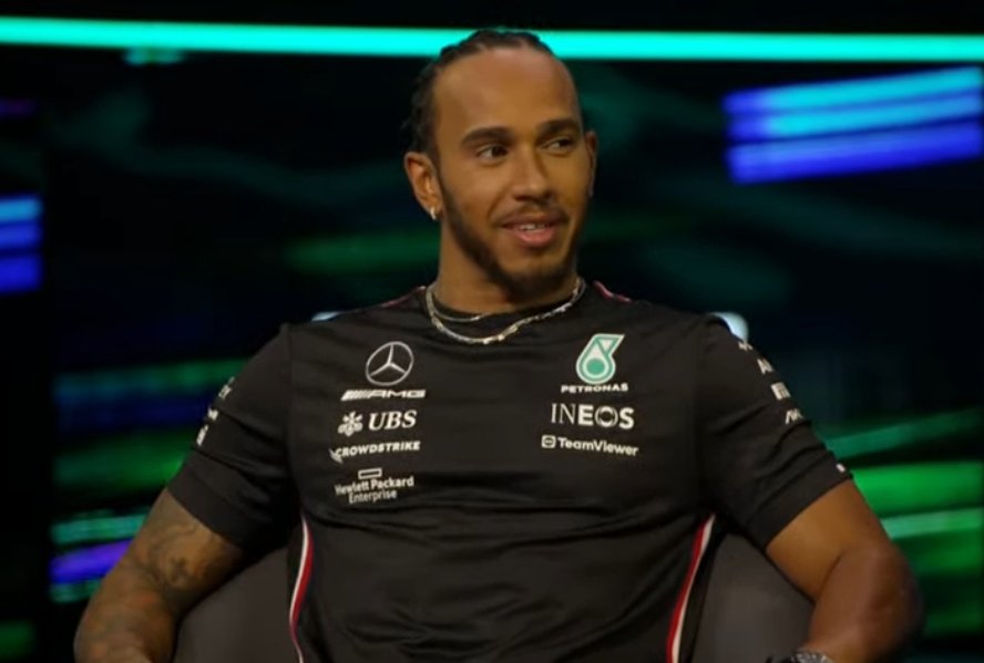 rodritid's tweet photo. lewis hamilton is glowing https://t.co/PaHzycW0tP