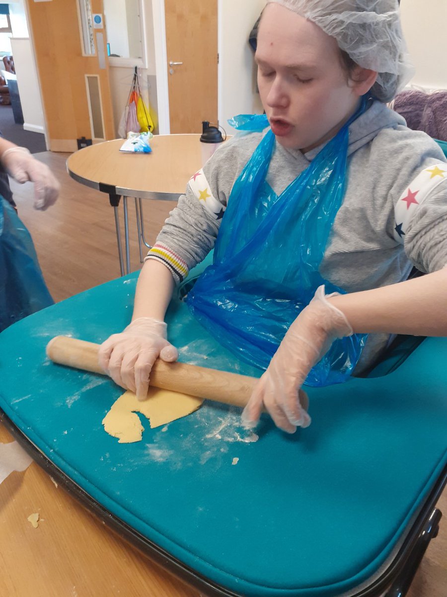 nextsteptrust's tweet image. Love is in the air and we have been baking some delicious Jammy Dodgers ❤️