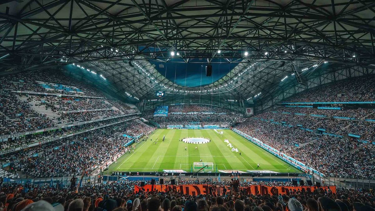 ActuO_M's tweet photo. 🚨 Pour remplacer le Stade de France qui sera en travaux en 2024 avant le débuts des JO, le Stade Vélodrome pourrait assurer l'intérim et organiser tous les événements sportifs. (@lamarsweb) #TeamOM https://t.co/QW2e8F1bzM