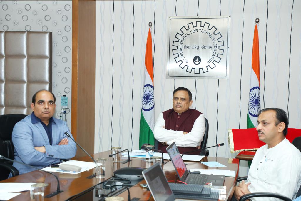 AICTE_INDIA's tweet image. Joint launch of "Youth Action for Climate Correction" a G20 Initiative in line with Mission LiFE on 15.02.2023 by Hon'ble Chairman AICTE, @SITHARAMtg, along with founder @Energy_Swaraj Dr. Chetan Singh Solanki, Prof. IIT Bombay.
#Climatechange #Climateclock #Energyliteracy