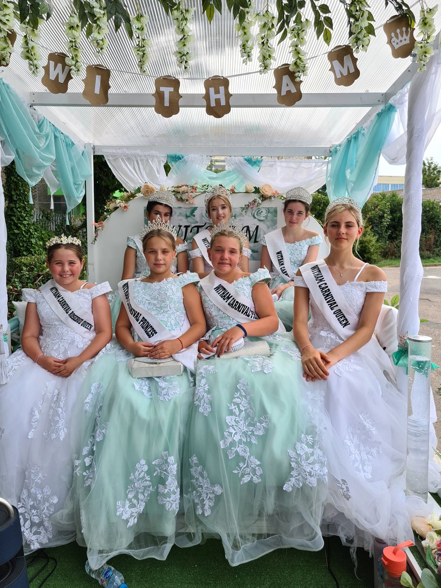 WithamCarnival's tweet photo. Dover Town Carnival

2nd place Tableau, Rosebud, Jnr Court &amp;Snr Queen 
3rd place Jnr Princess Pairs &amp; Snr Court

Thank you to deputy Queen Bella for covering. 

We would like to welcome Isla who has taken on the role of Jnr Princess while Alesha has been promoted to Jnr Queen. https://t.co/s3NmaVJi4y