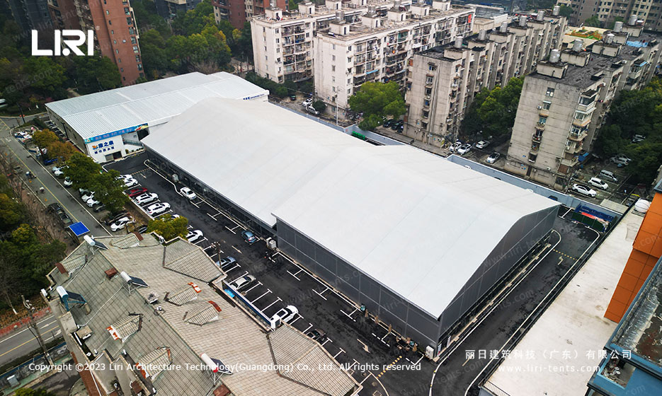 Liritentnoble's tweet image. We built a shade structure to cover our basketball court, maximizing space and maintaining flexibility without any support columns. The entire 35mx36M court is now covered, providing optimal playing conditions rain or shine. #basketball #shadestructure
liri-structure.com/applications/s…