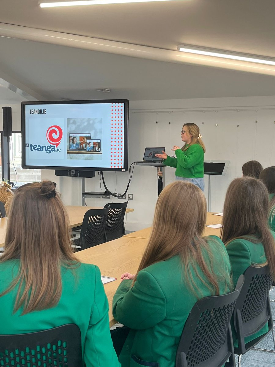 lismorefrenchd1's tweet photo. 💚Loving &amp; Living Languages 💚@lismorecomp Last week year 10 visited Navan Fort and Aonach Mhacha, a newly opened Cultúrlann in Armagh. Pupils were given insight into career opportunities with Irish. It was a chance to experience Irish culture and language first hand. https://t.co/pMrxTBlkcO