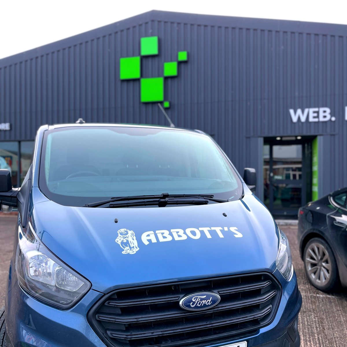 NettlExeter's tweet image. Can't believe where the time has gone!

We have been installing vehicle graphics for Abbott's DIY for over 20 years.

Looking forward to helping on the next one.

#vehiclegraphic #vehiclesignage #local  #localbusiness