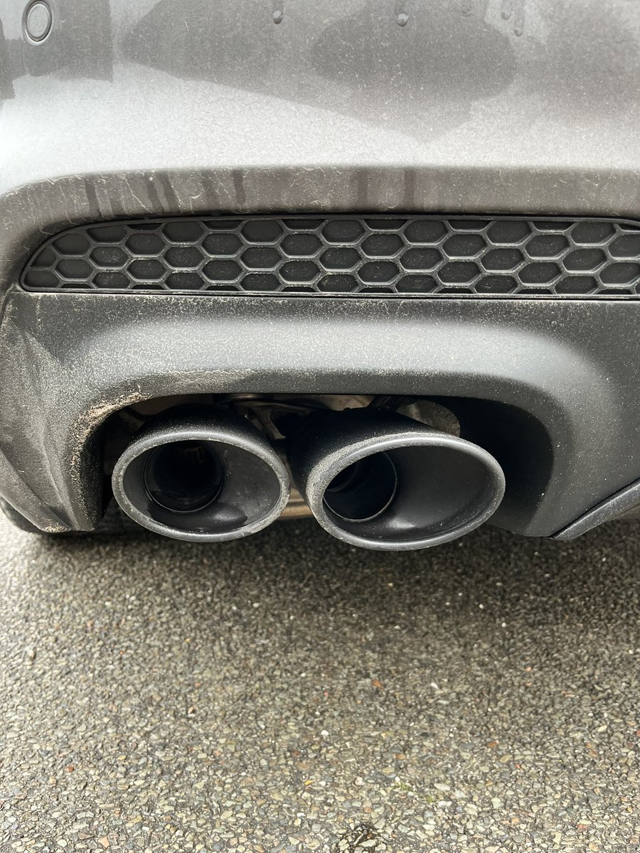 JockwasherPod's tweet photo. Waschsalon-Wandertag. Fahrzeug wechsel ๐๏ธ ๐๏ธ๐๏ธ๐งบ #offtoseetheworld #jockwasherpodcast #thegermanatmizzou https://t.co/IiYlzWcxWI