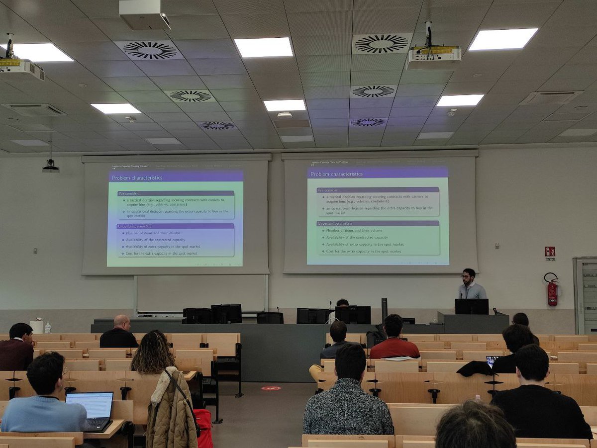 AIROyoung's tweet photo. #7AYW #Day1 #BinPacking
Riccardo Giusti talks about a new tactical-planning problem of a shipper who needs to contract carriers to secure transport capacity for the next operation season, and proposes a two-stage stochastic model. https://t.co/M0IHDkZpdX