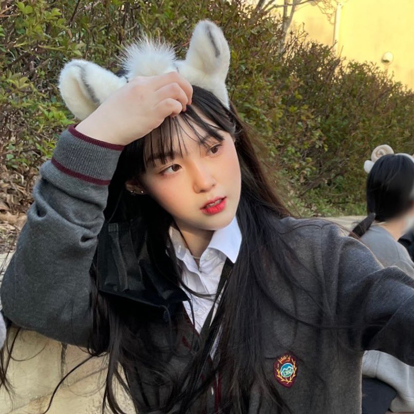 chaehyun_bby's tweet image. the side profile…      the front view…