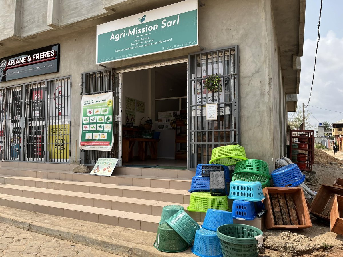 AgriMission's tweet photo. 🌿Située à Arconville, au bord de la voie pavée de l’hôpital de zone, 800m du carrefour Arconville au côté droit.
🥕Boutique 11h-20h
( du lundi au samedi )
🥕Livraison 9h-18h
( frais de livraison Cotonou 1,000f, Calavi 700f )
🥕Contact ▶️ 54 80 18 06 https://t.co/5EICFHBS8N