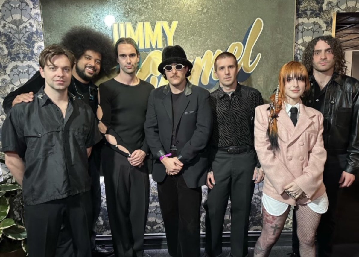 New photo of Paramore at <a href="/JimmyKimmelLive/">Jimmy Kimmel Live</a>